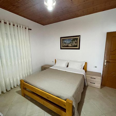 Rent Rooms Sakolli Berat Buitenkant foto