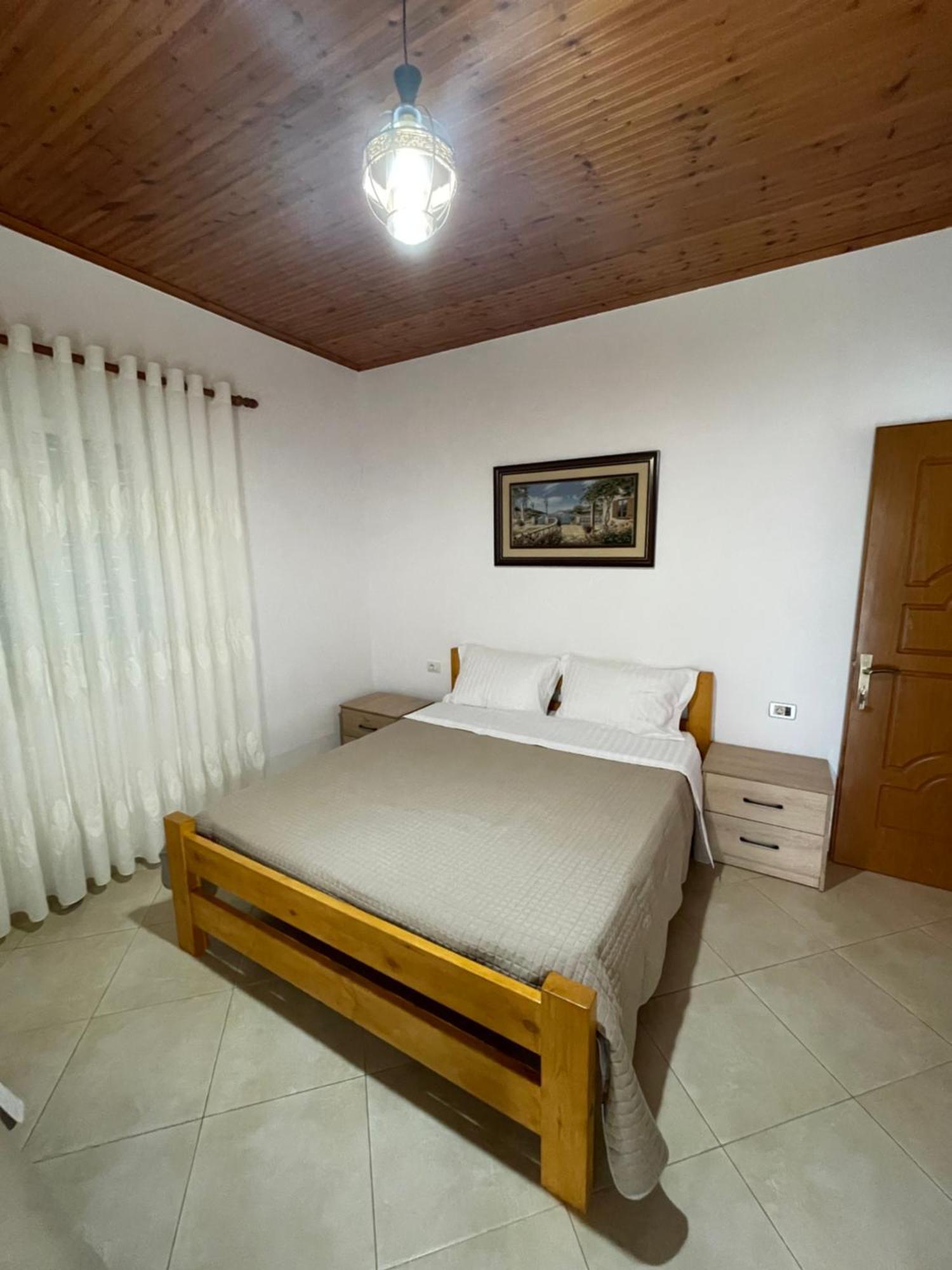 Rent Rooms Sakolli Berat Buitenkant foto