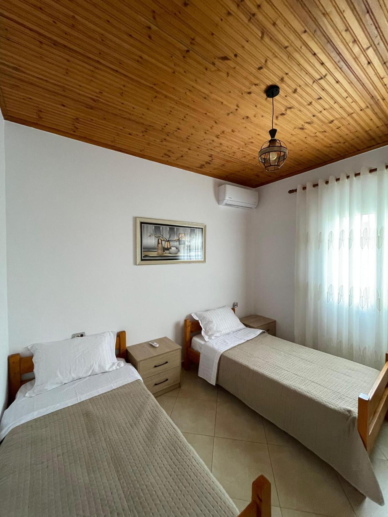 Rent Rooms Sakolli Berat Buitenkant foto